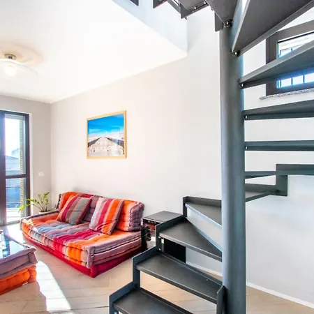 Wolvesdensuite Con Terrazzi E Garage Gratuito Milan