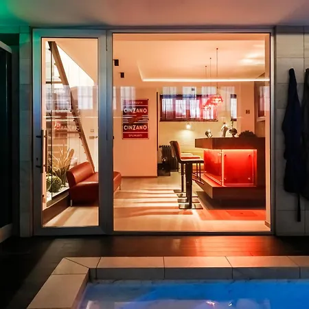 N18 Luxury Boutique With A Private Pool & Spa *