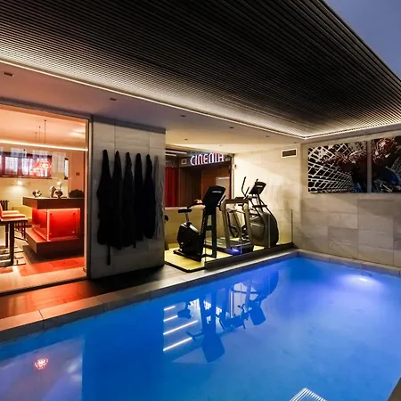 N18 Luxury Boutique With A Private Pool & Spa Апартаменты Милан