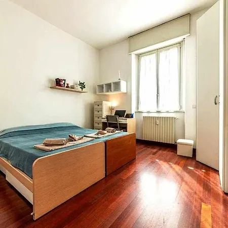 Alloggio in famiglia San Siro A 7 Minuti Stanza Con Zone Comuni