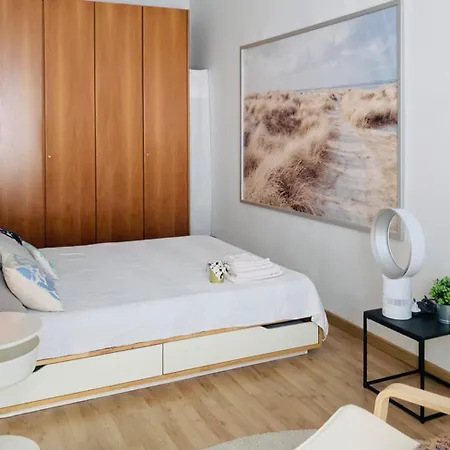 At Naviglio Martesana *