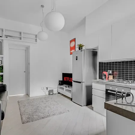 Cav4 - In The Heart Of - Apartman Milánó