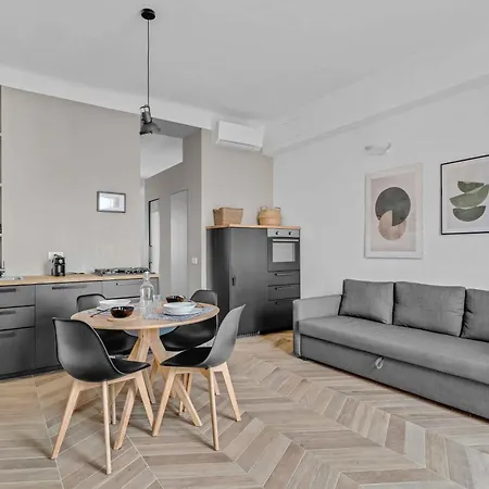 Ven54 -loreto - Duomo- Modern - - Bright ميلان