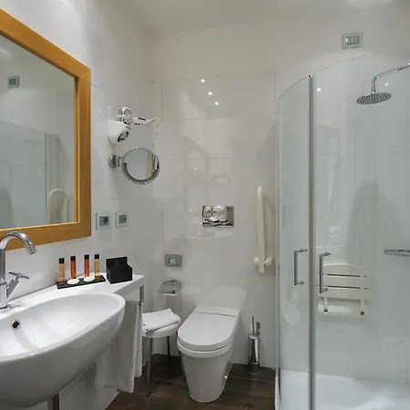 Hotell Canada 3*