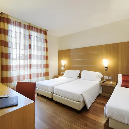 Hotell Canada 3*