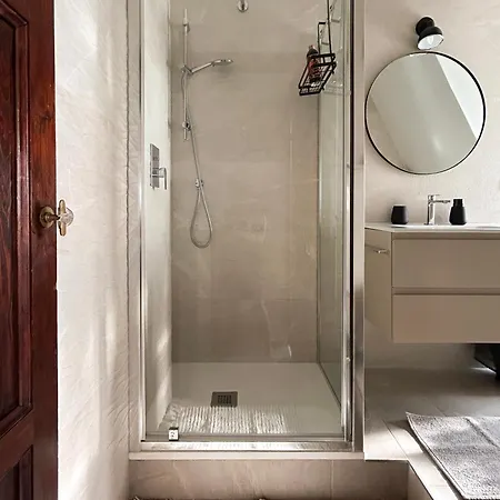 Apartment Easy Isola, For An Easy