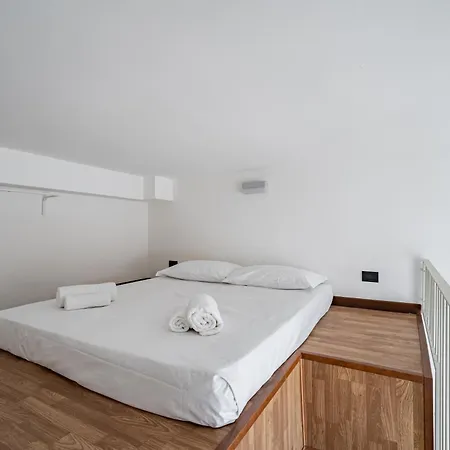 Guesthost - Magenta Long Let Apts * Milano