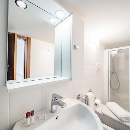 Guesthost - Magenta Long Let Apts