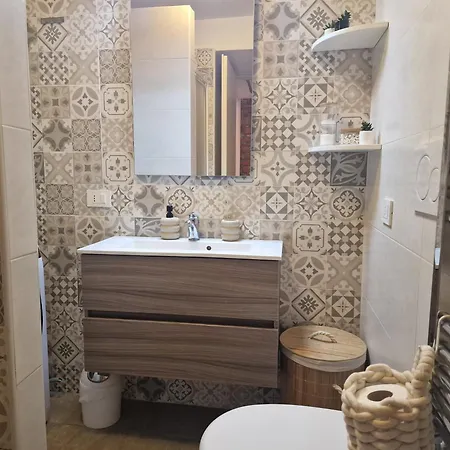 Regina In Porta Romana 3 - Sky Tv, Wifi & Breakfast Box شقة ميلان