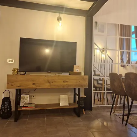 شقة Regina In Porta Romana 3 - Sky Tv, Wifi & Breakfast Box