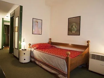 Domus Lägenhetshotell 4*