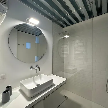 White In Apartment Milan