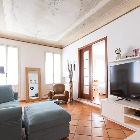 Cosy Two Bedroom Close To Navigli Appartement Milan