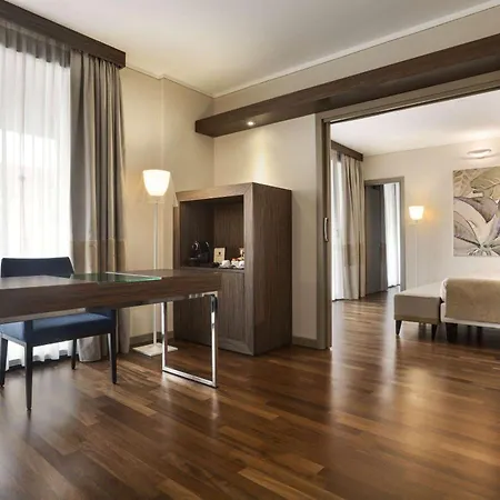 Ramada Plaza By Wyndham Hotel Mediolan