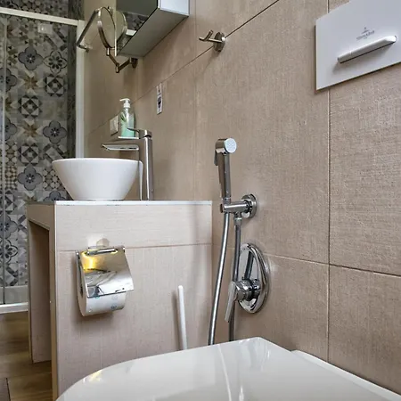 Luxury Cozy By Station - Cafe Milaan