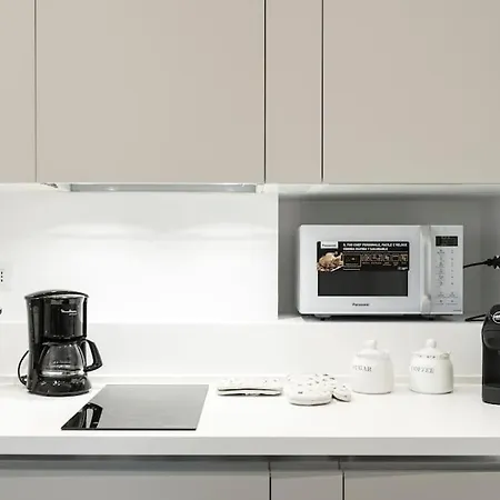 Nella Movida Di Isola-porta Nuova