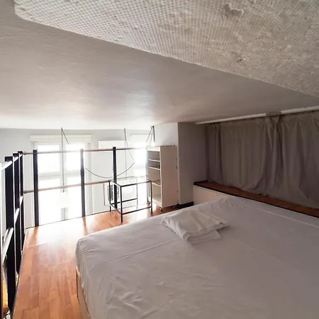 达塞纳假日及商务会所公寓