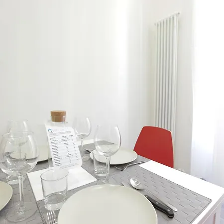 Just Urban - Stylish 1br In Center - Balcony And Metro M2 M4 Milan
