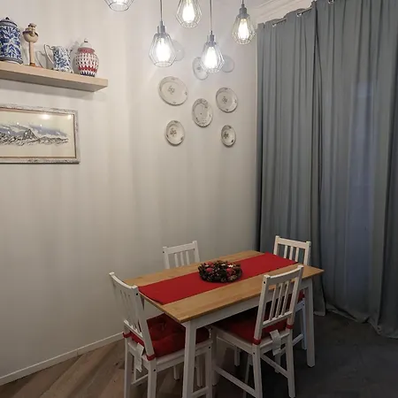 Проживание в семье Pippo's House *