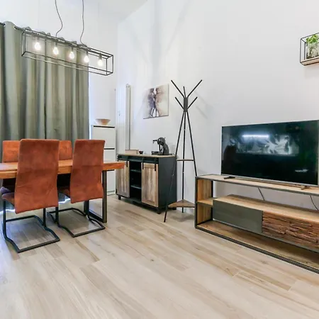 Apartment Urban Retreat Chic Industrial Loft In The Heart Of