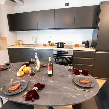 Διαμέρισμα Ihost Luxury -private Parking- Plana 3 *