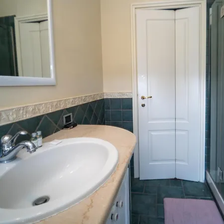 10 Minuti Da * ميلان