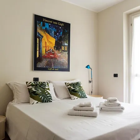 Moscova-brera Elegante Con Giardino Privato * Милан