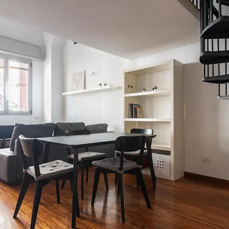 Apartamento Modernita A Milano: Bilocale Con Balcone *