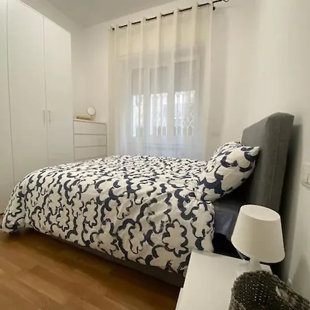 Nolo62, A Nifty Flat In *