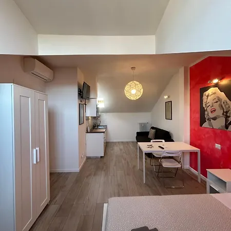 Mansarda Open Space Vicino Zona Isola