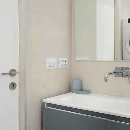 Gambara Urban Flat - Stylish And Next To Metro ميلان