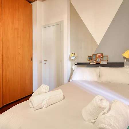Joivy Welcoming Flat With Balcony Next To Naviglio Grande * Milano