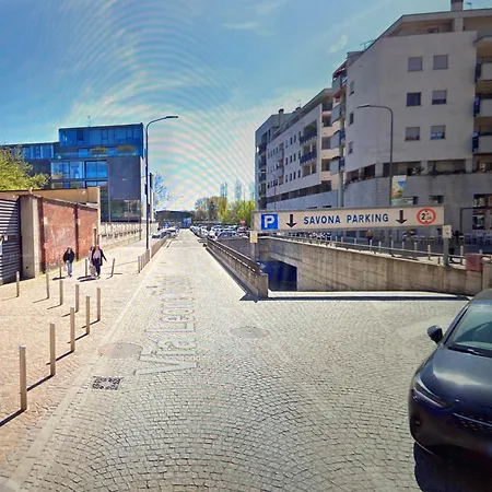 Banhome Nel Cuore Del Design District Mediolan