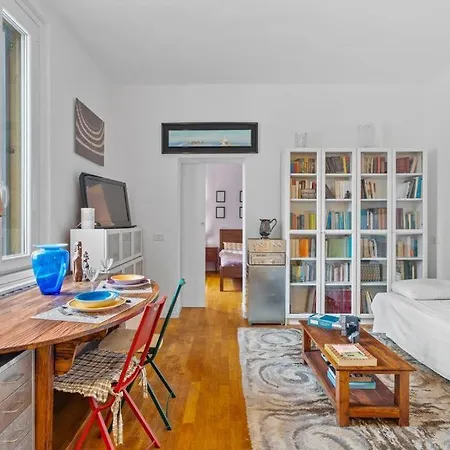 Milano- Stazione Garibaldi Ecletic Apartamento Milão