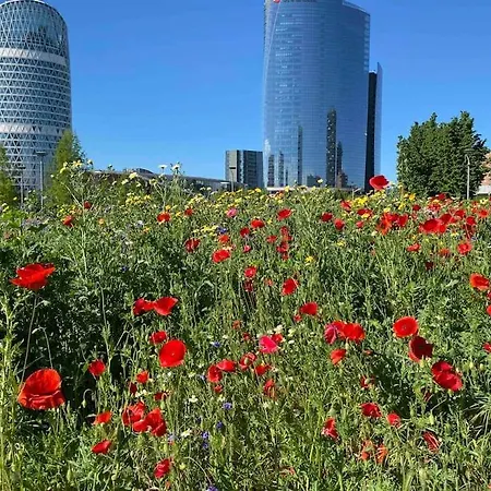 A Due Passi Dal Bosco Verticale Milan