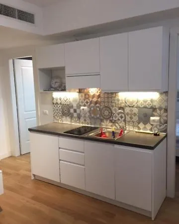 The Small White House In Milánó