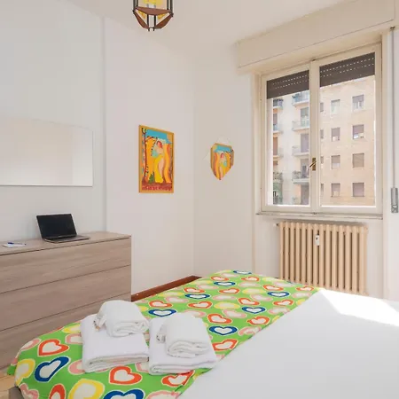 Xenia - Spacious Two-room In The Flower District *