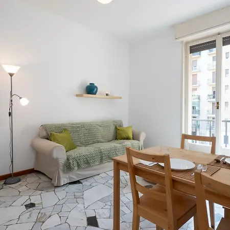 Xenia - Spacious Two-room In The Flower District Apartment *