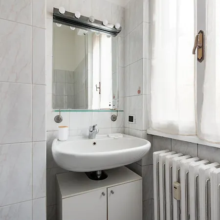 Guesthost - Istria M5 & Zara Comfy Apartment Mailand