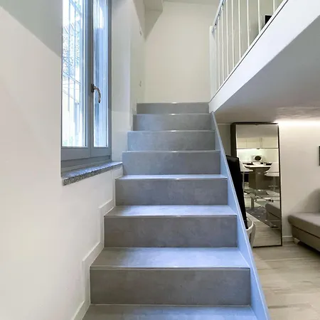 Elegant And Silent Loft In The Center Of Milano