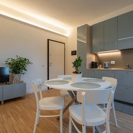 Chic In Nolo: Style And Comfort In *