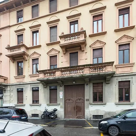 Solari - Tortona - Ampio Trilocale Di Design *