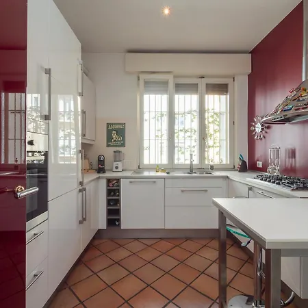 Centro - Cinque Giornate 公寓 *