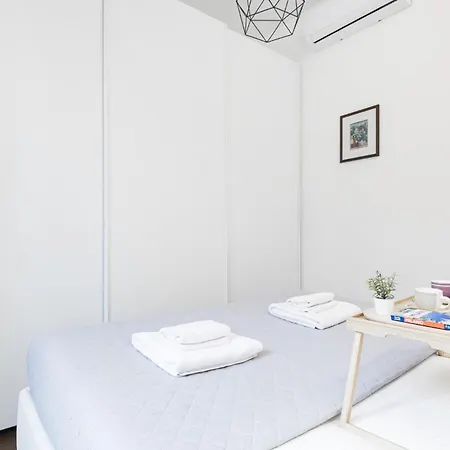 Easylife - Bilocale In Zona Centrale/lima * Milan