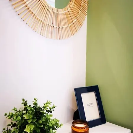 公寓 Sunny Flat 50 Meters From The Metro *