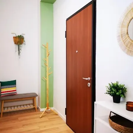 公寓 Sunny Flat 50 Meters From The Metro *