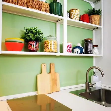 Sunny Flat 50 Meters From The Metro *