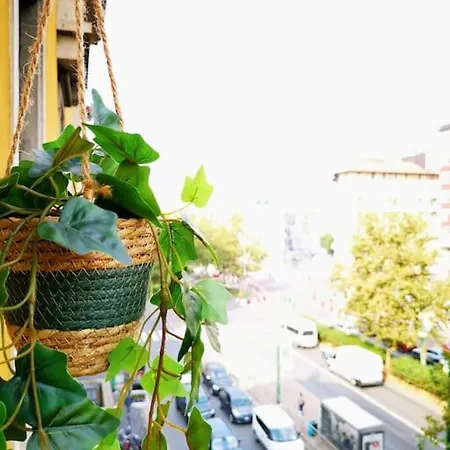 Sunny Flat 50 Meters From The Metro 公寓 *