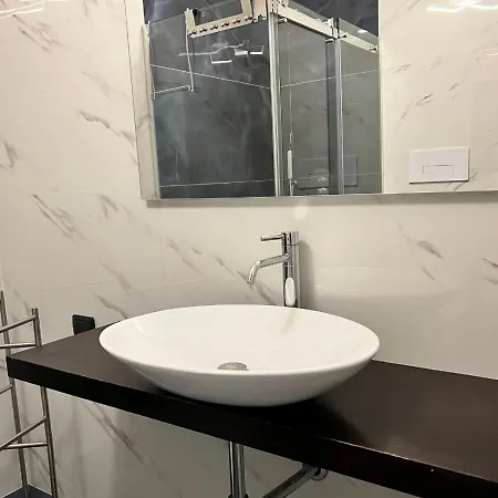 Apartment La Casa Di Charlie - Stazione Milan