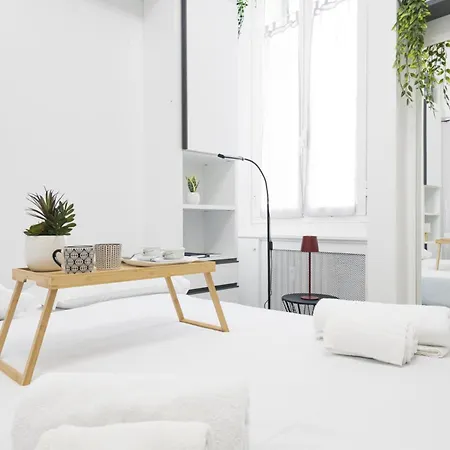 Easylife - - Bassi 30 - Isola * Milan